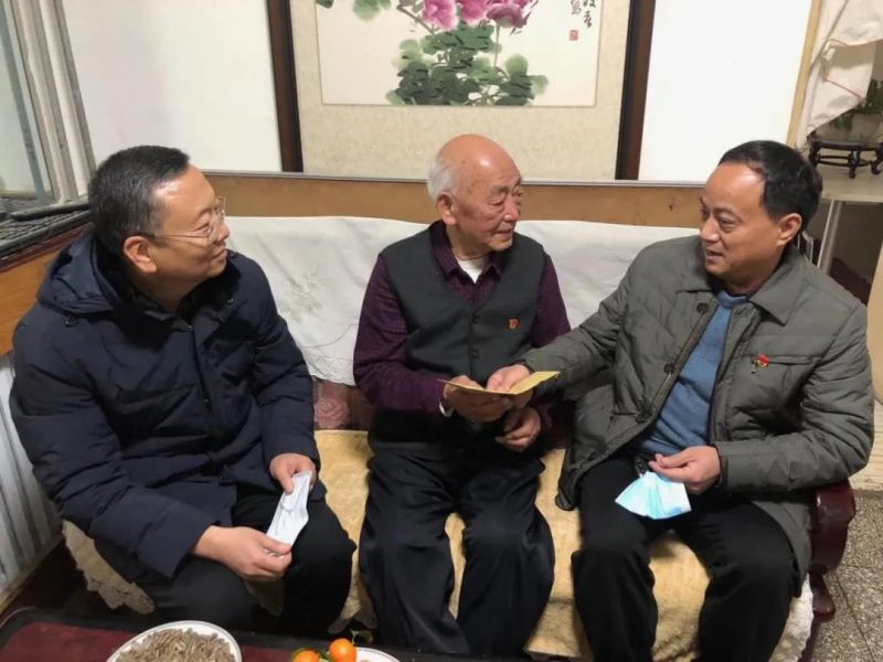 弘義集團(tuán)開展春節(jié)前走訪慰問生活困難黨員、老黨員、老干部活動
